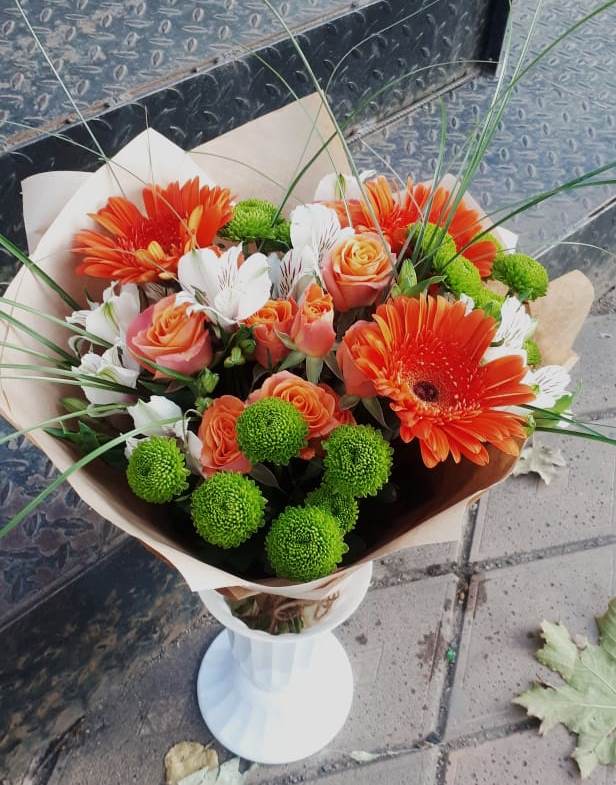 Букет цветов из: Герберы, Хризантемы, Альстромерии и Розы в Массандре