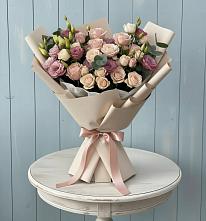 Букет цветов из:  Розы и Лизиантусы в Массандре