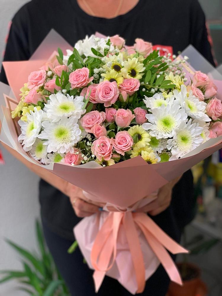 Букет цветов из: Розы и Хризантемы в Массандре