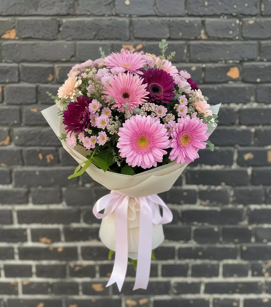 Букет цветов из: Герберы и Хризантемы в Массандре