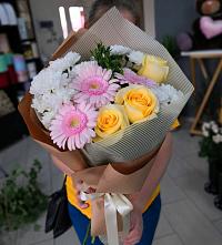 Букет цветов из:  Герберы, Розы и Хризантемы в Массандре