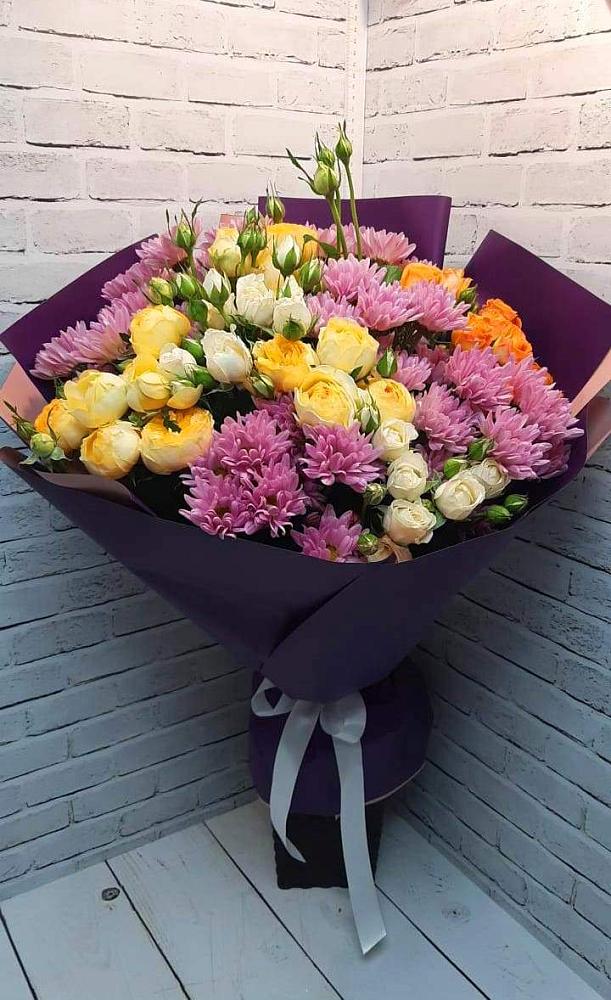 Букет цветов из: Хризантемы и Розы в Массандре