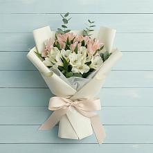 Букет цветов из:  Альстромерии в Массандре