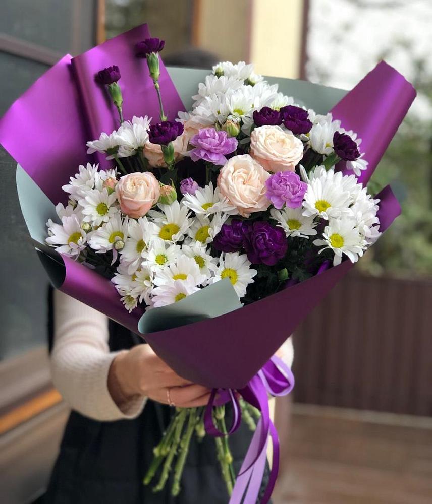 Букет цветов из: Хризантемы, Гвоздики и Розы в Массандре