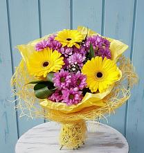 Букет цветов из:  Хризантемы и Герберы в Массандре