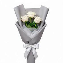 Букет 3 белые розы в Массандре