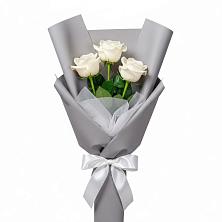 Букет 3 белые розы в Массандре