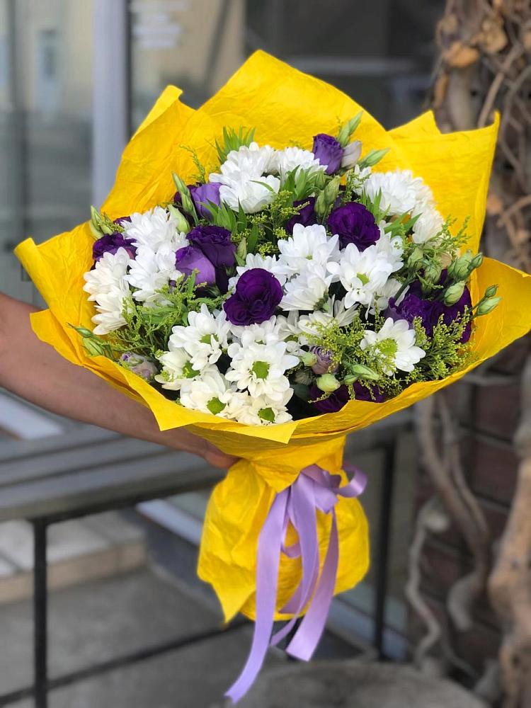 Букет цветов из: Ирисы, Хризантемы и Ромашки в Массандре