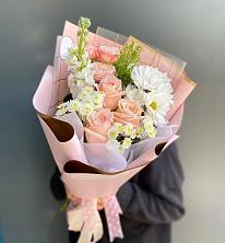 Букет цветов из:  Хризантемы и Розы в Массандре