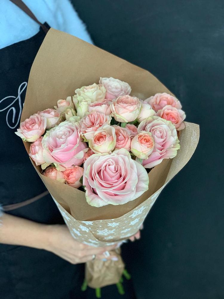 Букет цветов из: Хризантемы и Розы в Массандре