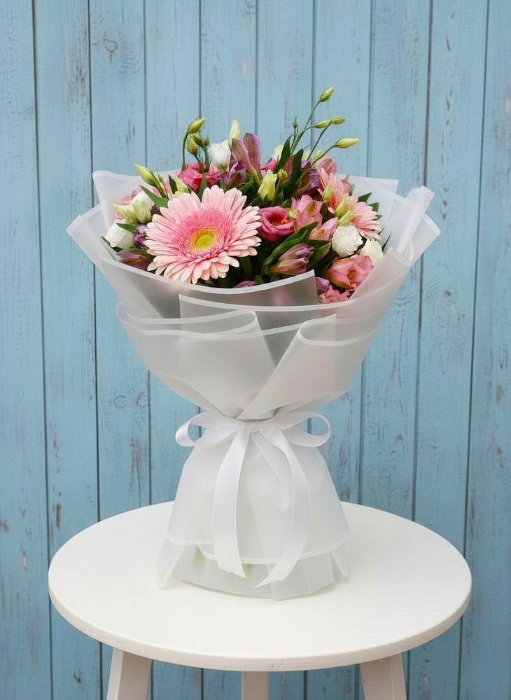 Букет цветов из: Герберы, Альстромерии и Лизиантусы в Массандре