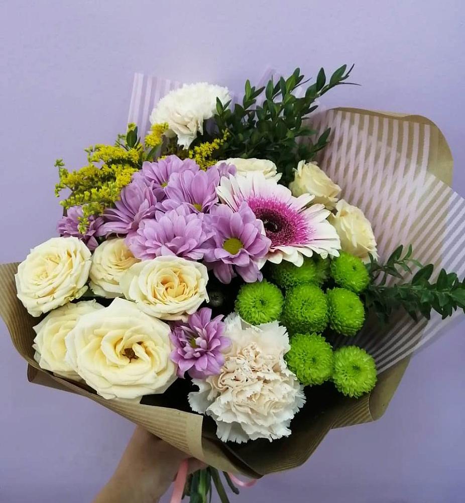 Букет цветов из: Хризантемы, Розы, Гвоздики и Герберы в Массандре