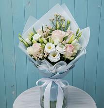 Букет цветов из:  Розы и Лизиантусы в Массандре