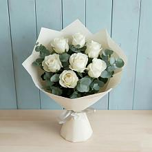 Букет Белые розы в Эвкалипте в Массандре