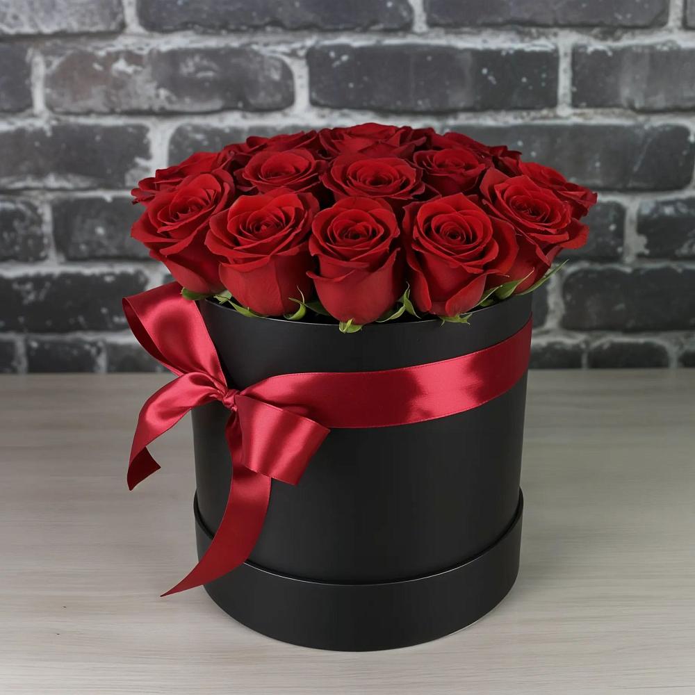 Цветочная композиция из Розы в шляпной коробке в Массандре