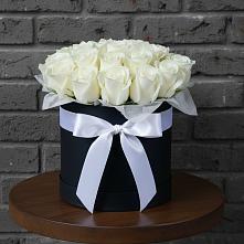 Цветочная композиция из Розы в шляпной коробке в Массандре