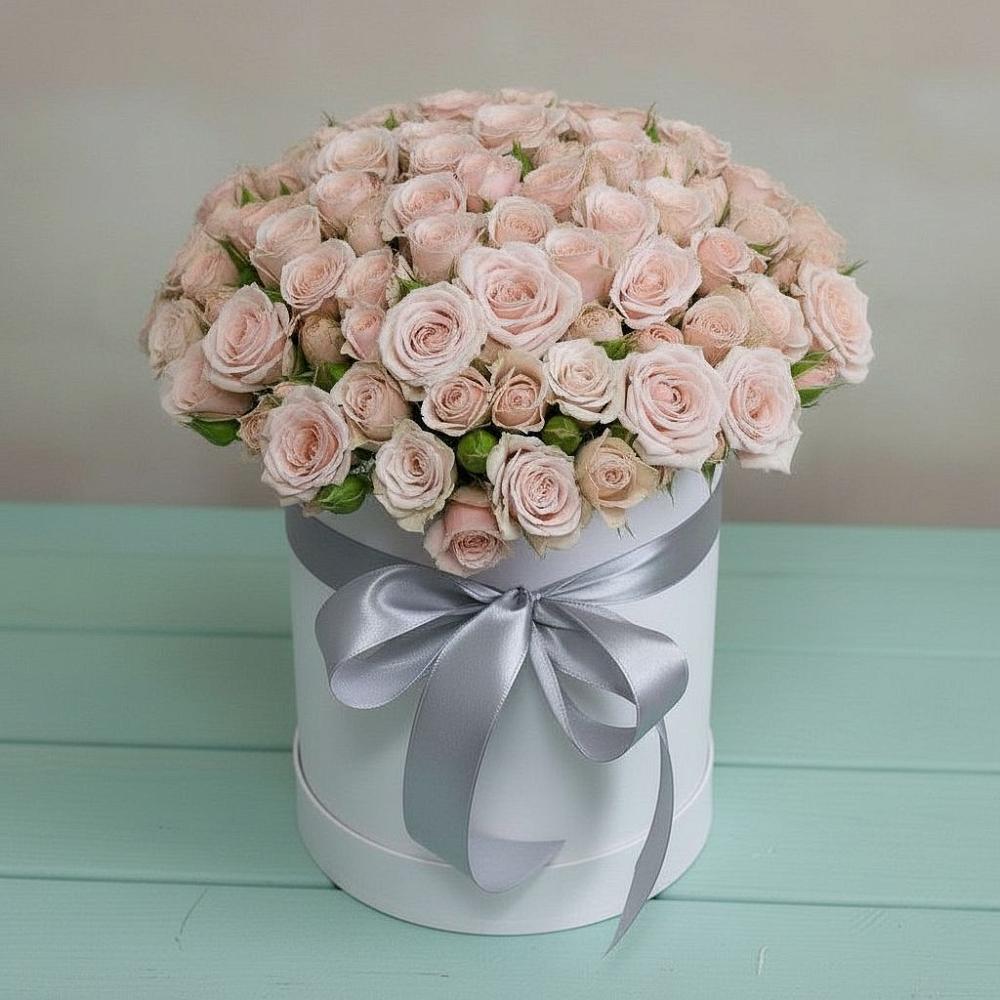 Цветочная композиция из Розы в шляпной коробке в Массандре